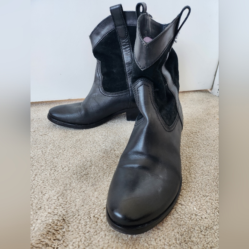 Johnston & Murphy western style boots